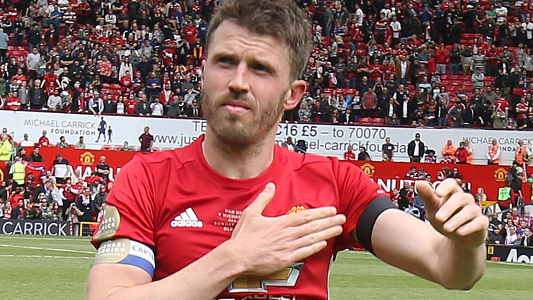 Michael Carrick với bản hợp đồng mới 1 năm