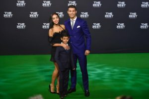 Ronaldo sắp được agwpj con 