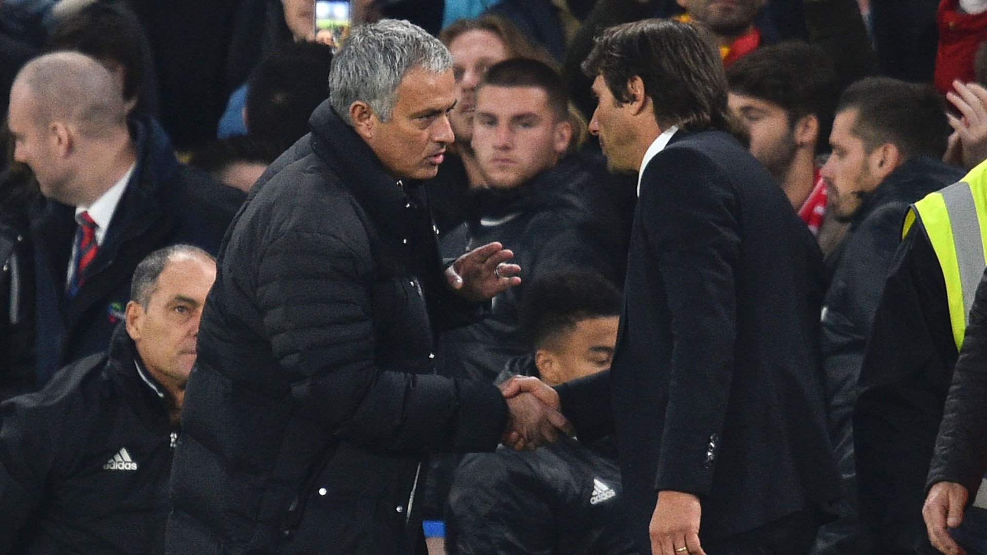 Conte thề sẽ nhớ mãi mối thù không đội trời chung với Mourinho