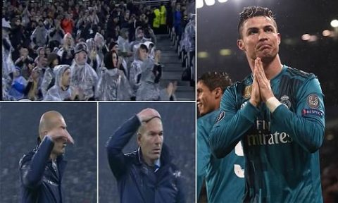 CĐV Juventus đứng dậy vỗ tay khi Ronaldo lập siêu phẩm