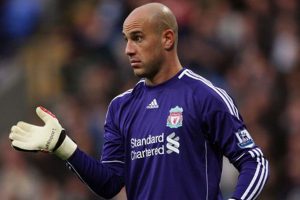 Pepe Reina chính thức cập bến gia nhập AC Milan