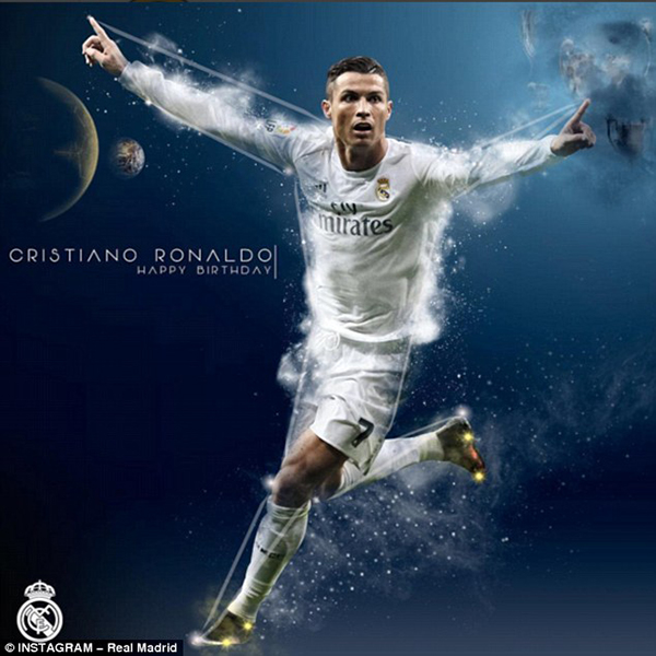 ảnh ronaldo ăn mừng chiến thắng