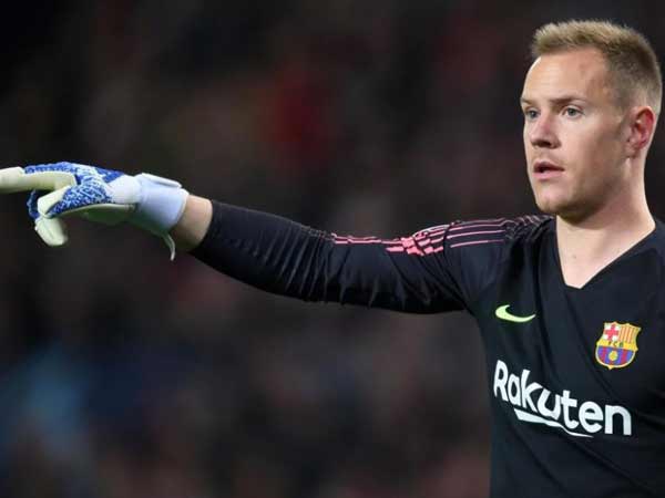 Andre ter Stegen luôn bình tĩnh trong mọi pha xử lý