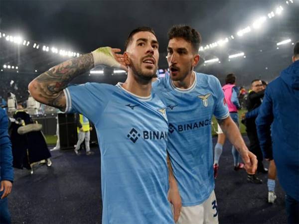 Bóng đá QT 21/3: Lazio leo lên nhì bảng sau trận derby