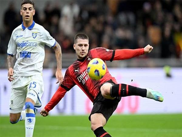 Nhận định Frosinone vs Milan, 00h00 ngày 4/2