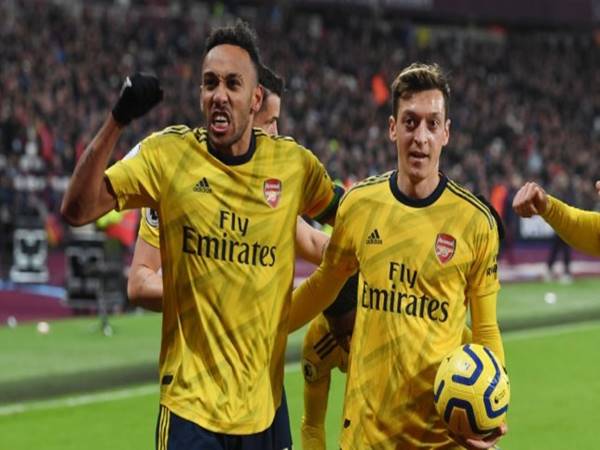 Bóng đá Anh 10/5: Arteta đúng khi loại Aubameyang, Ozil