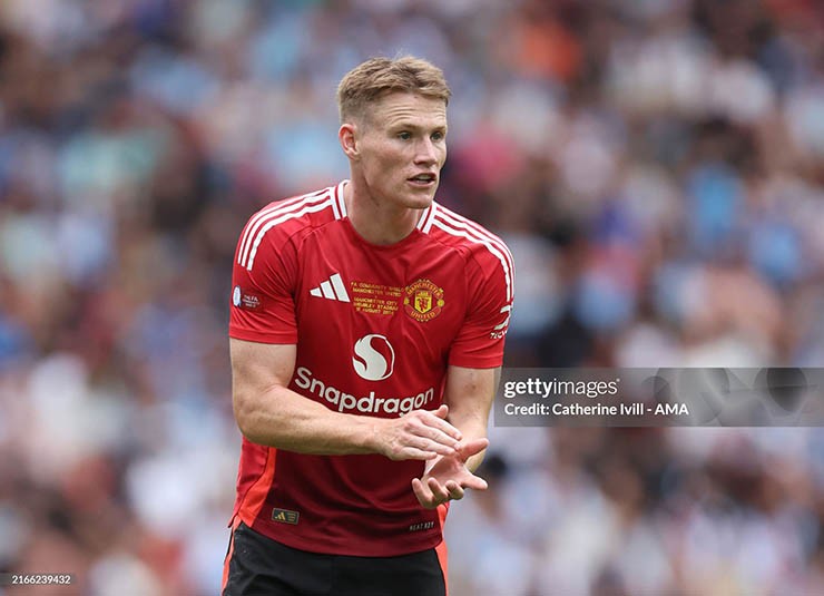 Bóng đá 16/08: Napoli gia nhập cuộc đua giành McTominay